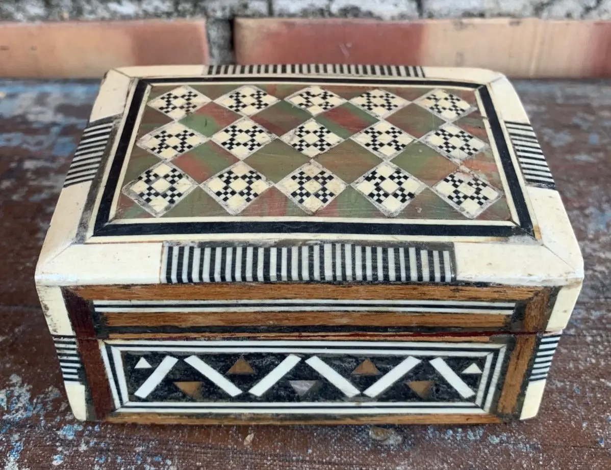 Middle Eastern Inlaid Box With Bone 1