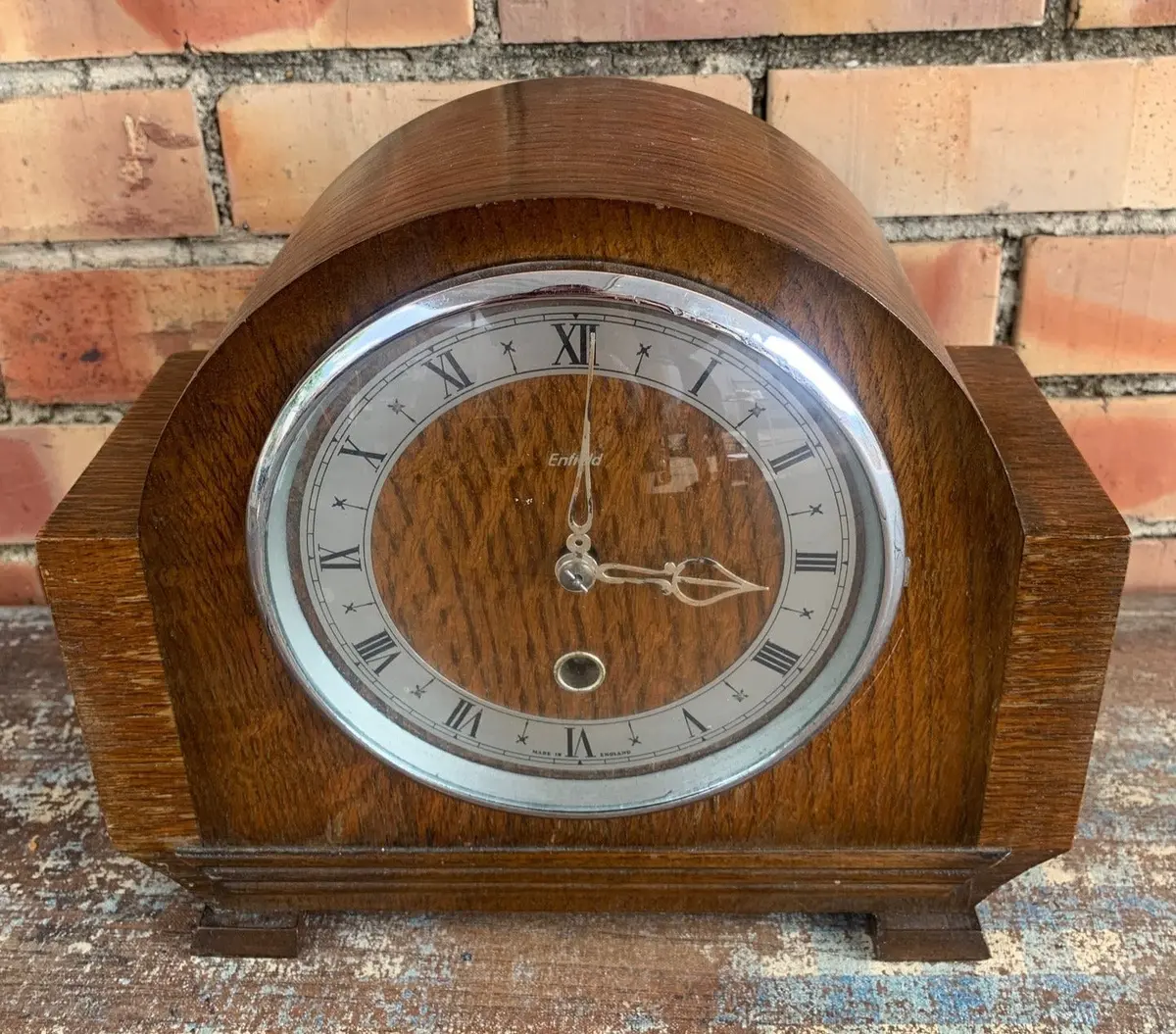 Enfield Mantel Clock With Key And Pendulum 1