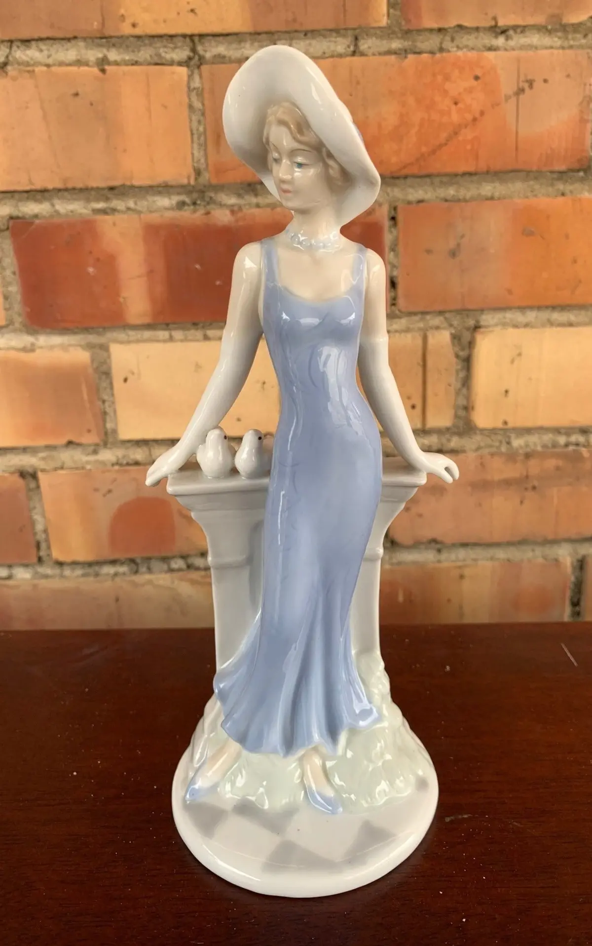 Lladro Style Figurine Of Woman With 2 Birds 1