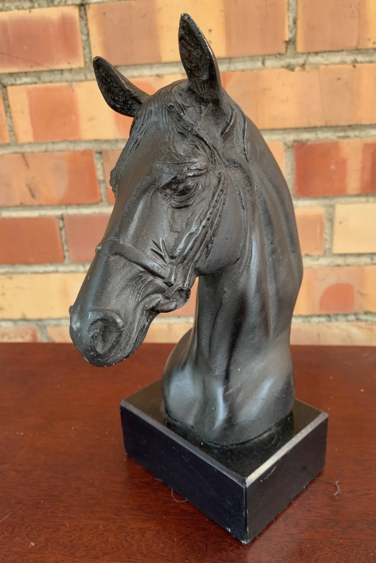 Chaulk Black Horse Head 1