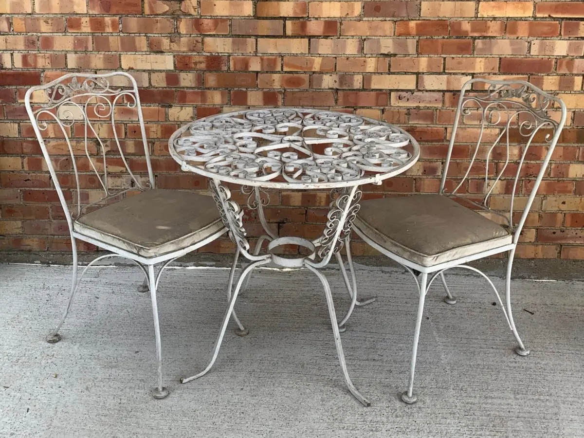 Iron Round Patio Table And 2 Chairs 1