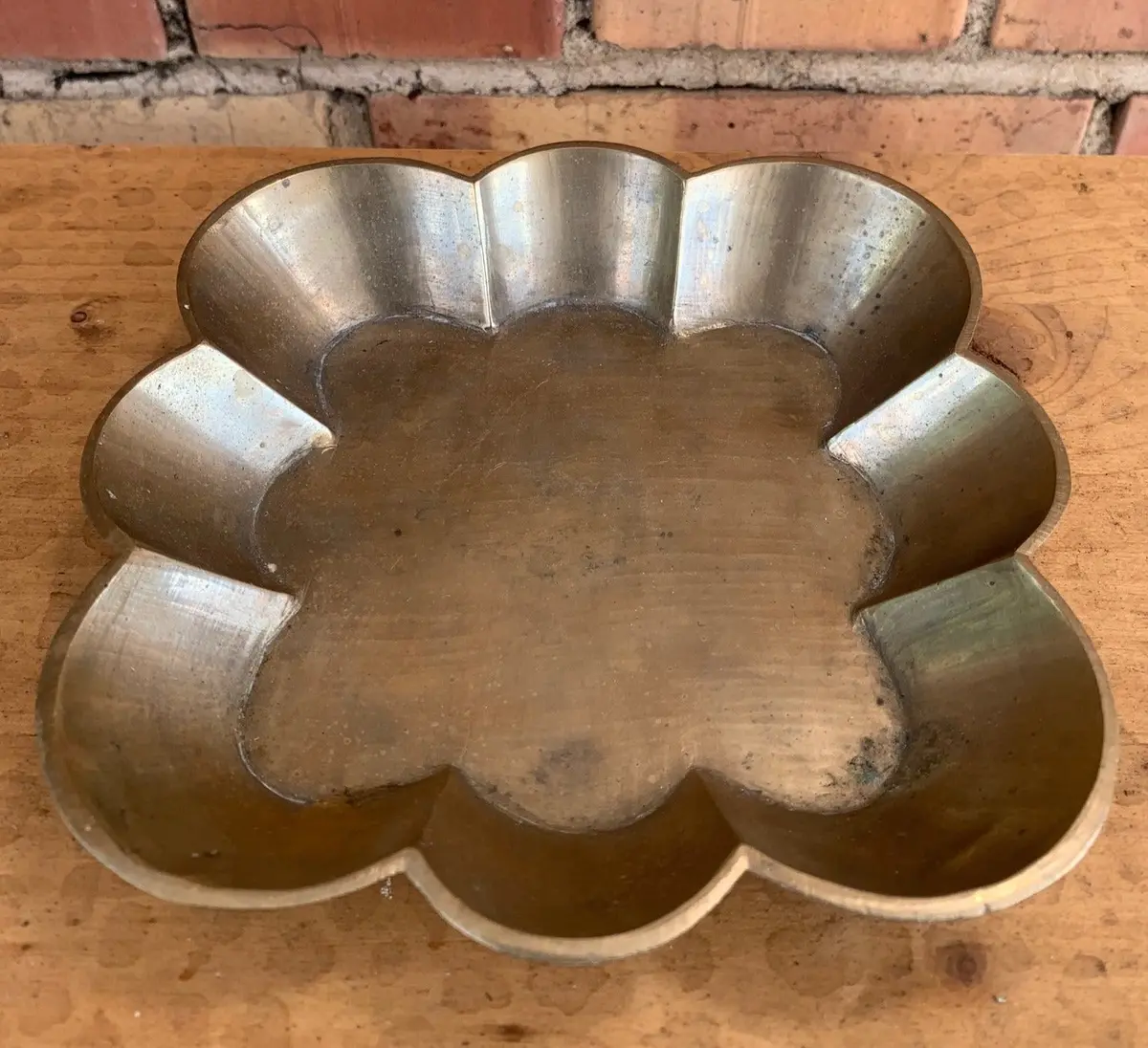 Brass Small Ruffled Edge Tray 1