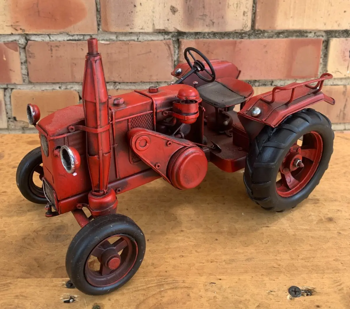 Reproduction Metal Red Fire Engine 1