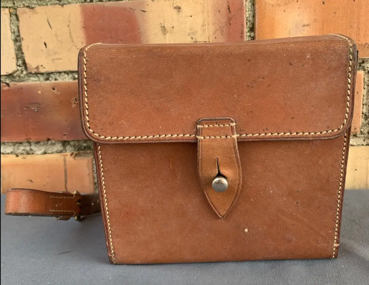Sheffield Sandwich Box And Flask In Leather Case 1