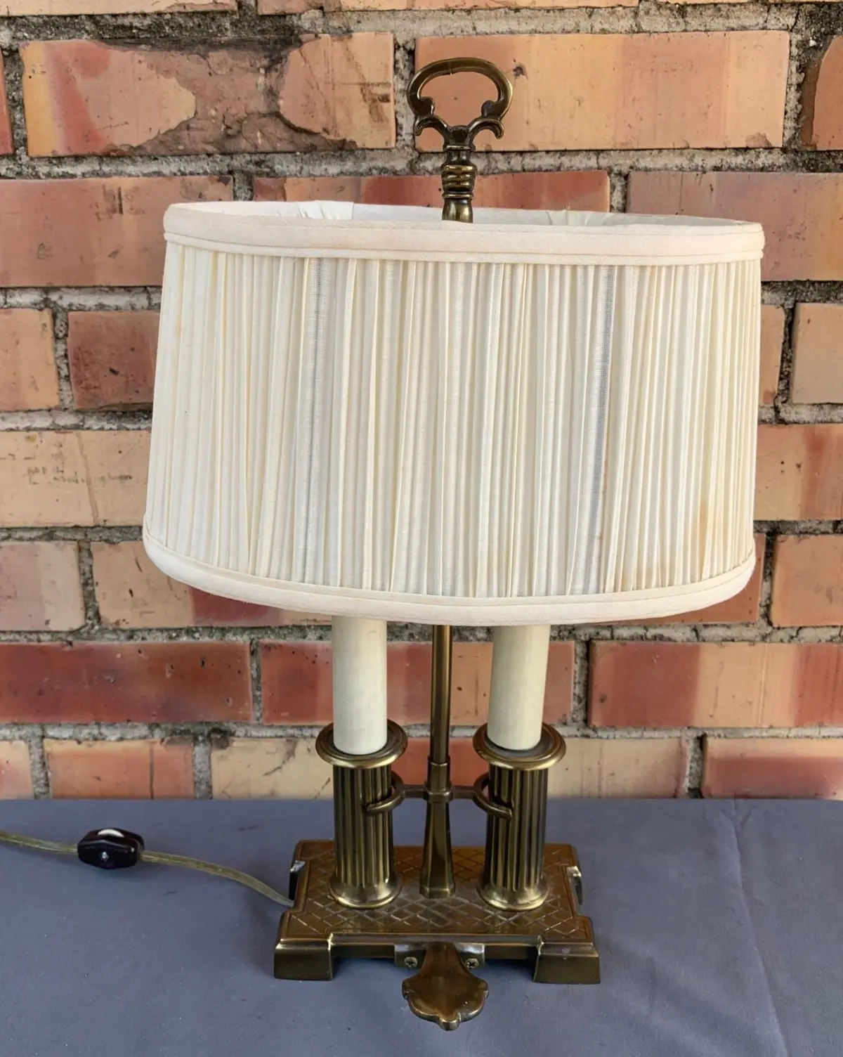 Small 2-Light Brass Lamp With Oval Shade 1