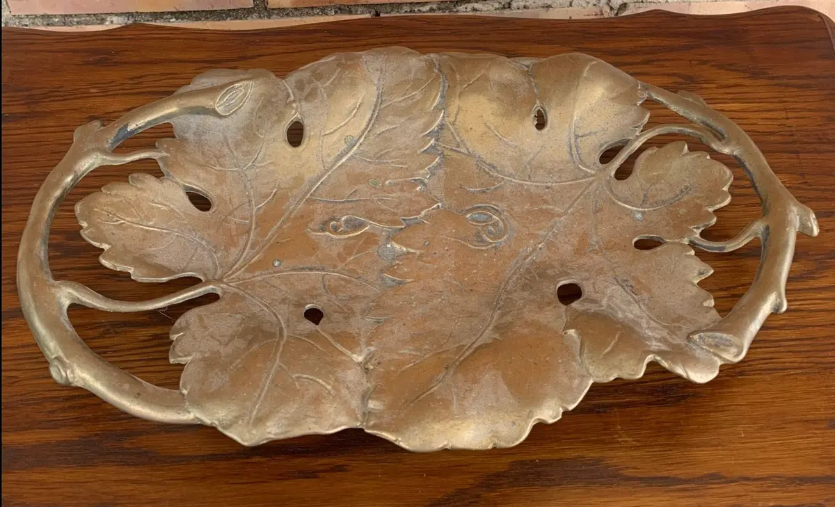 Foliate Brass Footed Tray 1