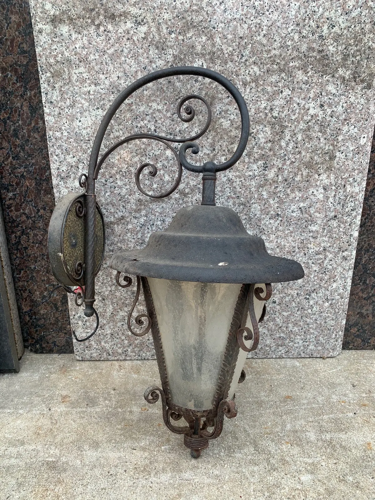 Hanging Lantern Sconce 1