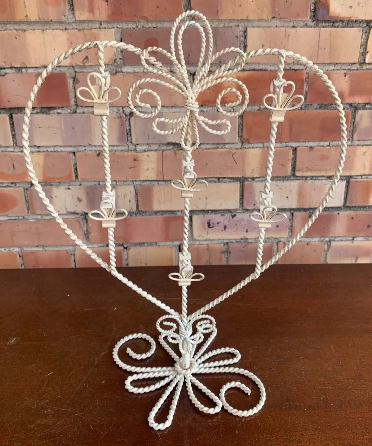 Heart Shaped Wire Card Holder 1