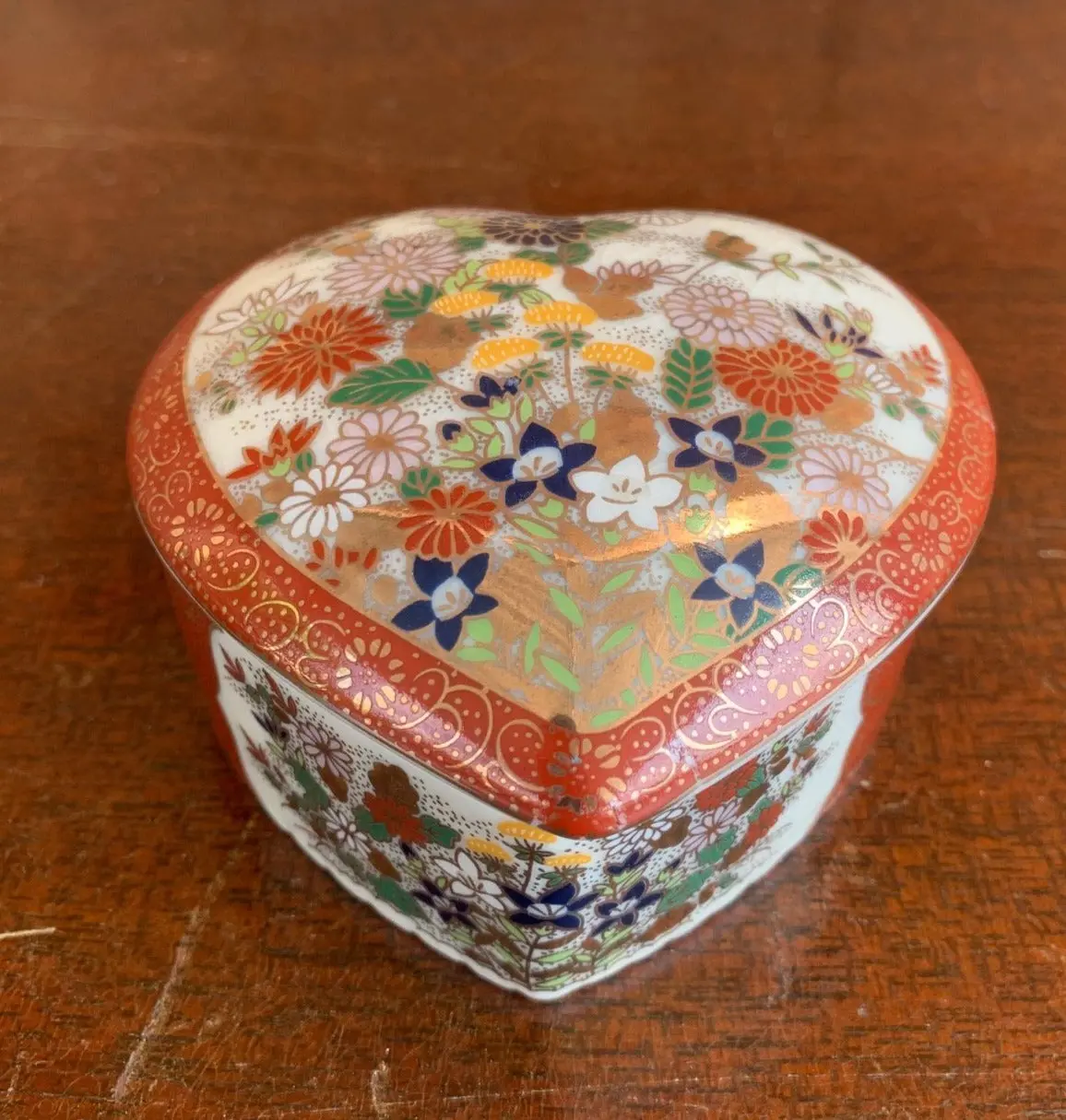 Small Heart Shaped Asian Box 1