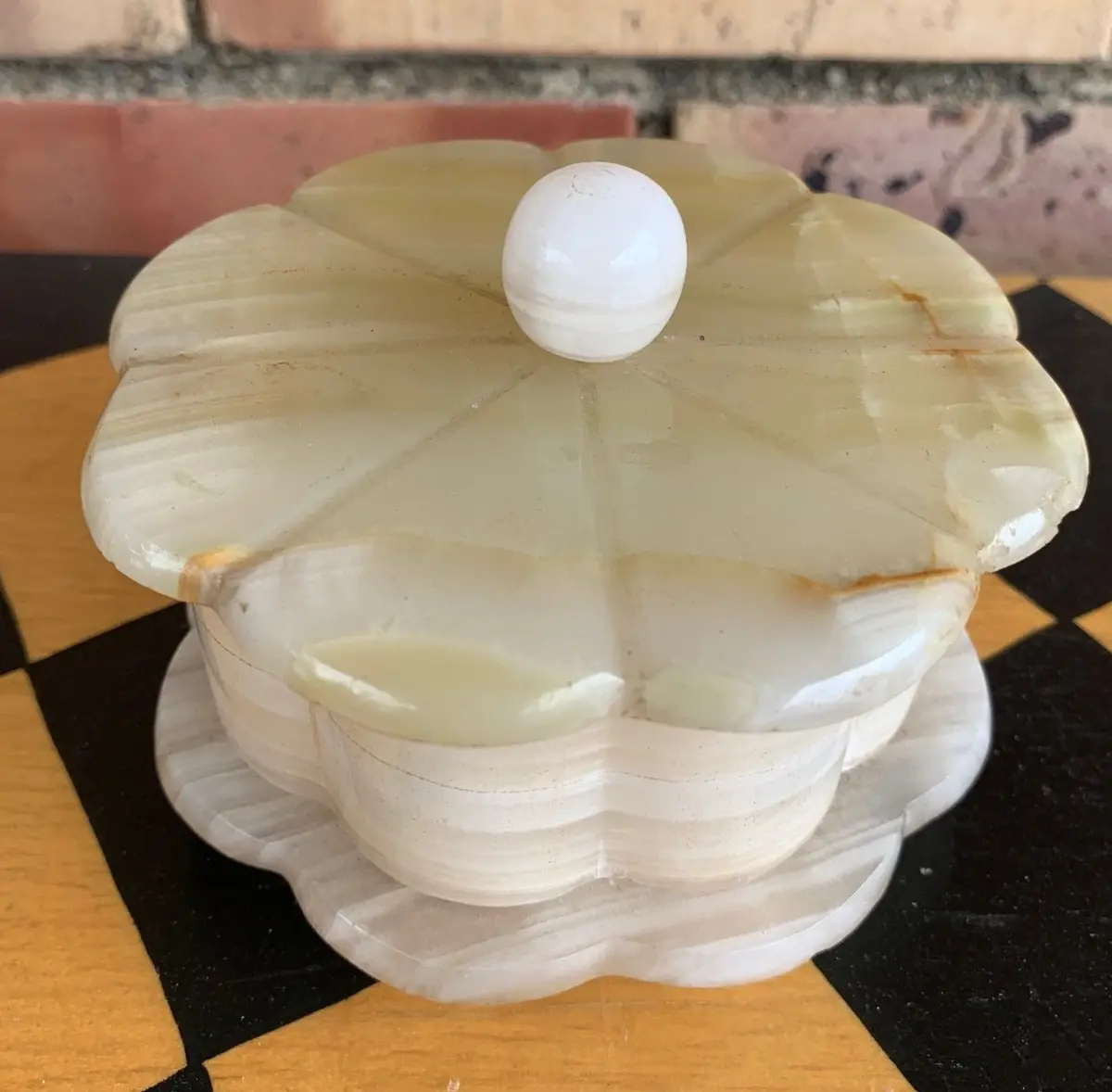 Flower Shaped Onyx Box - As Found 1