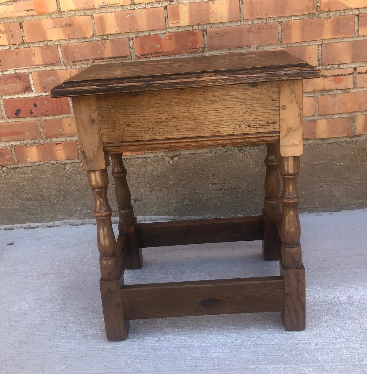 Oak Turned Leg Pegged Stool 1