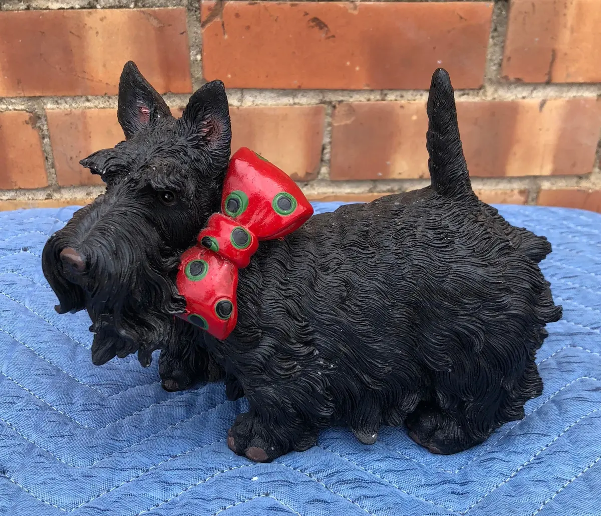 Resin Black Colored Scottie Dog With Bow Tie 1