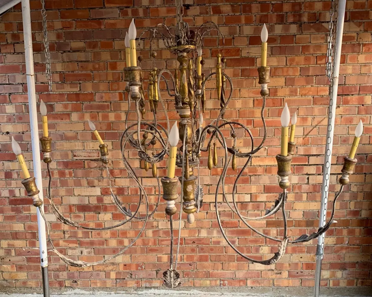 12 Arm Tubular Iron Chandelier With Giltwood 1