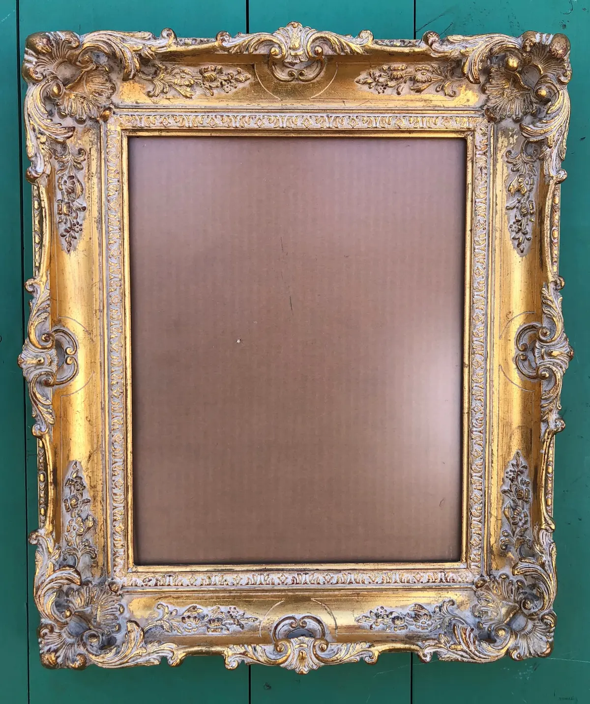 Fancy Small Gold Frame 1