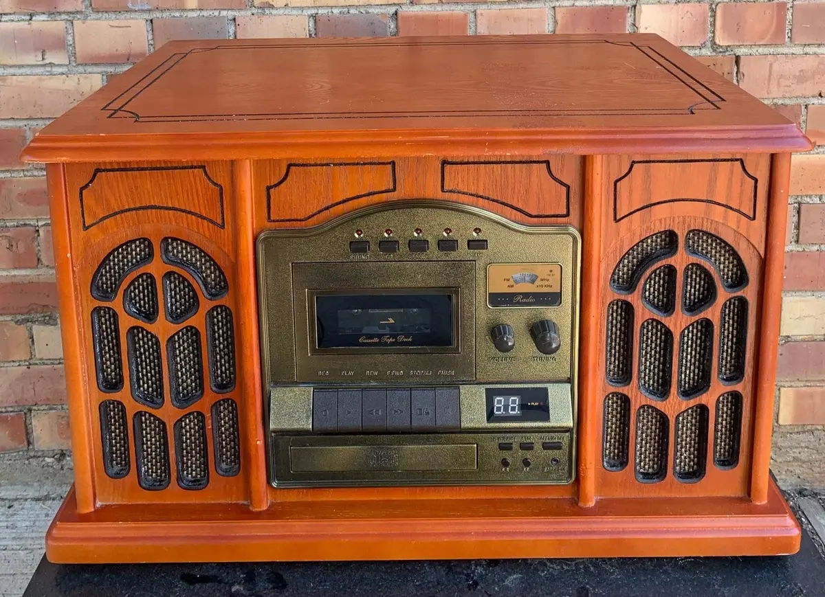 Tabletop Radio And Turntable - Not Old 1