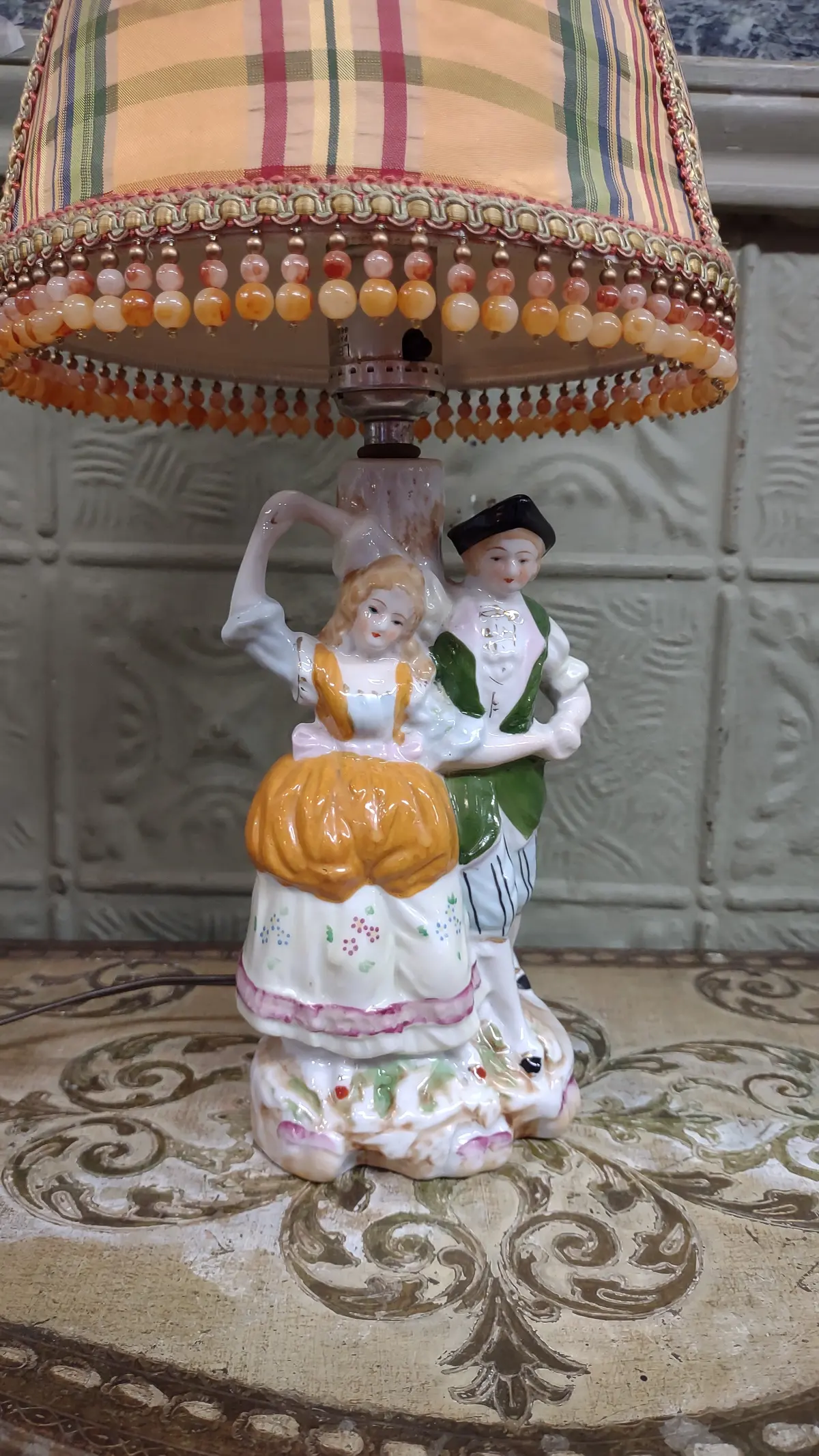 Small Couple Figural Lamp With Shade 1