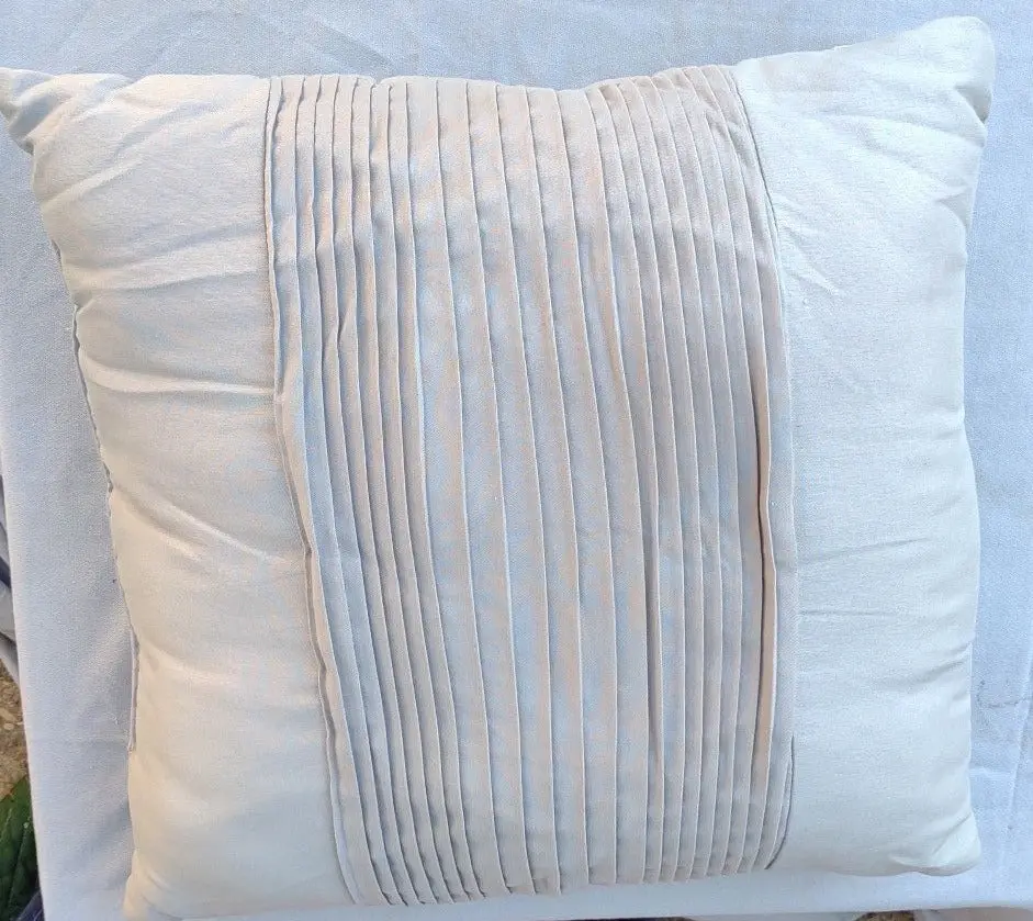 Small Ribbed Pillow 1