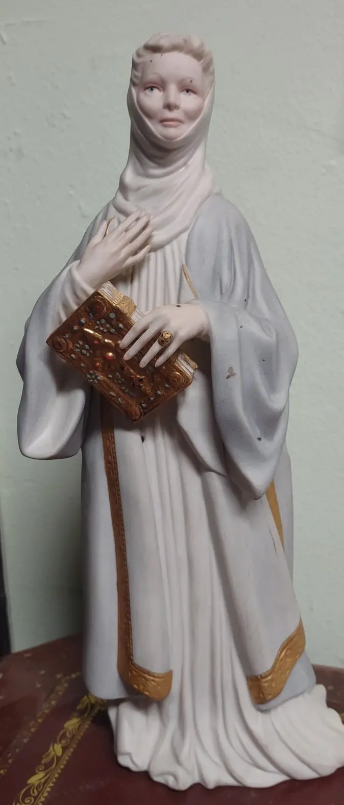 Kathrine Hepburn Chalk Statue 1