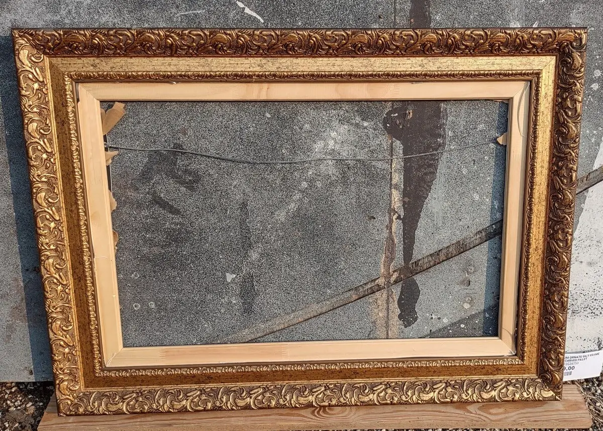 Medium Ornate Gilt Frame With Carved Fillet 1