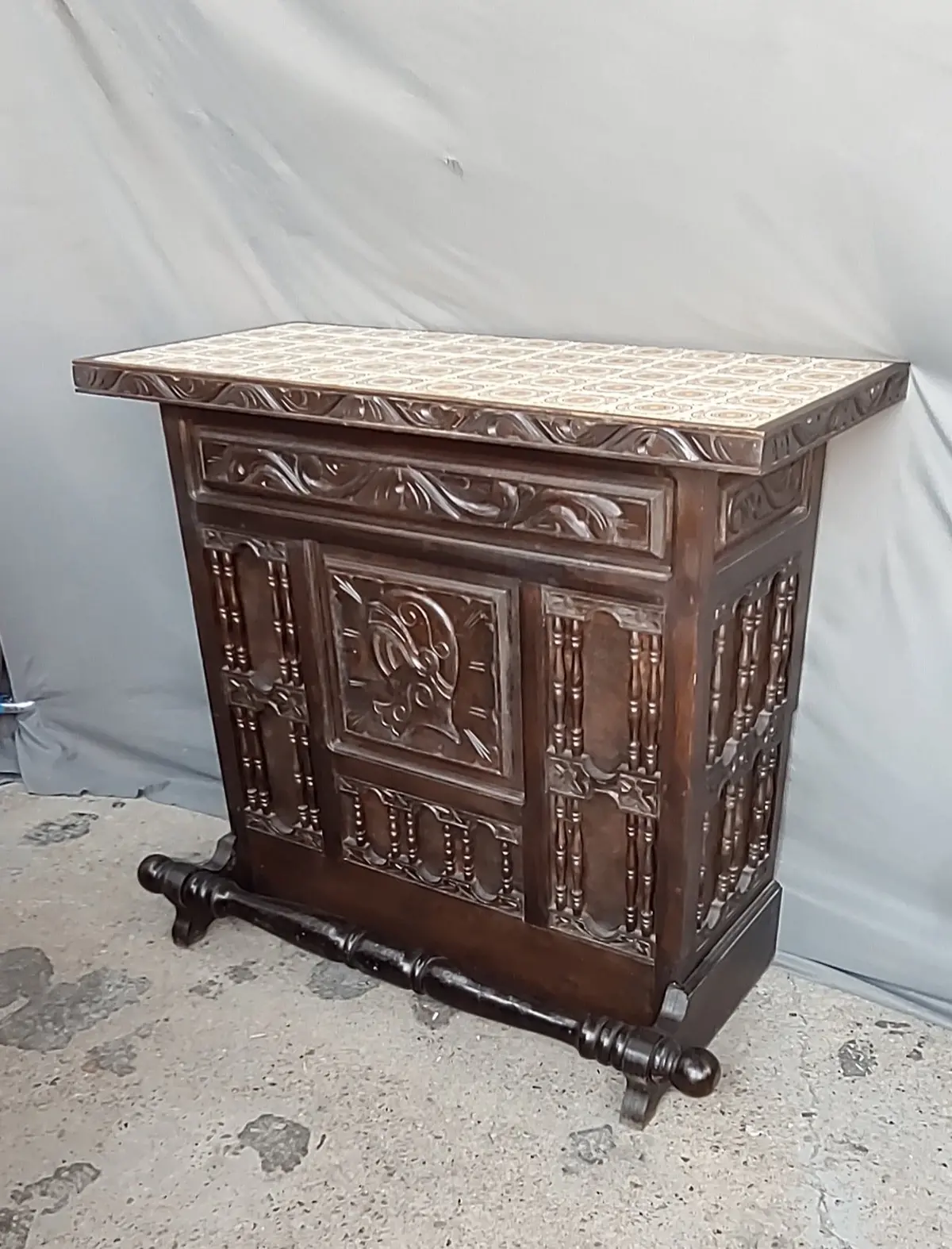 Tile Top Argentine Pine Bar 1