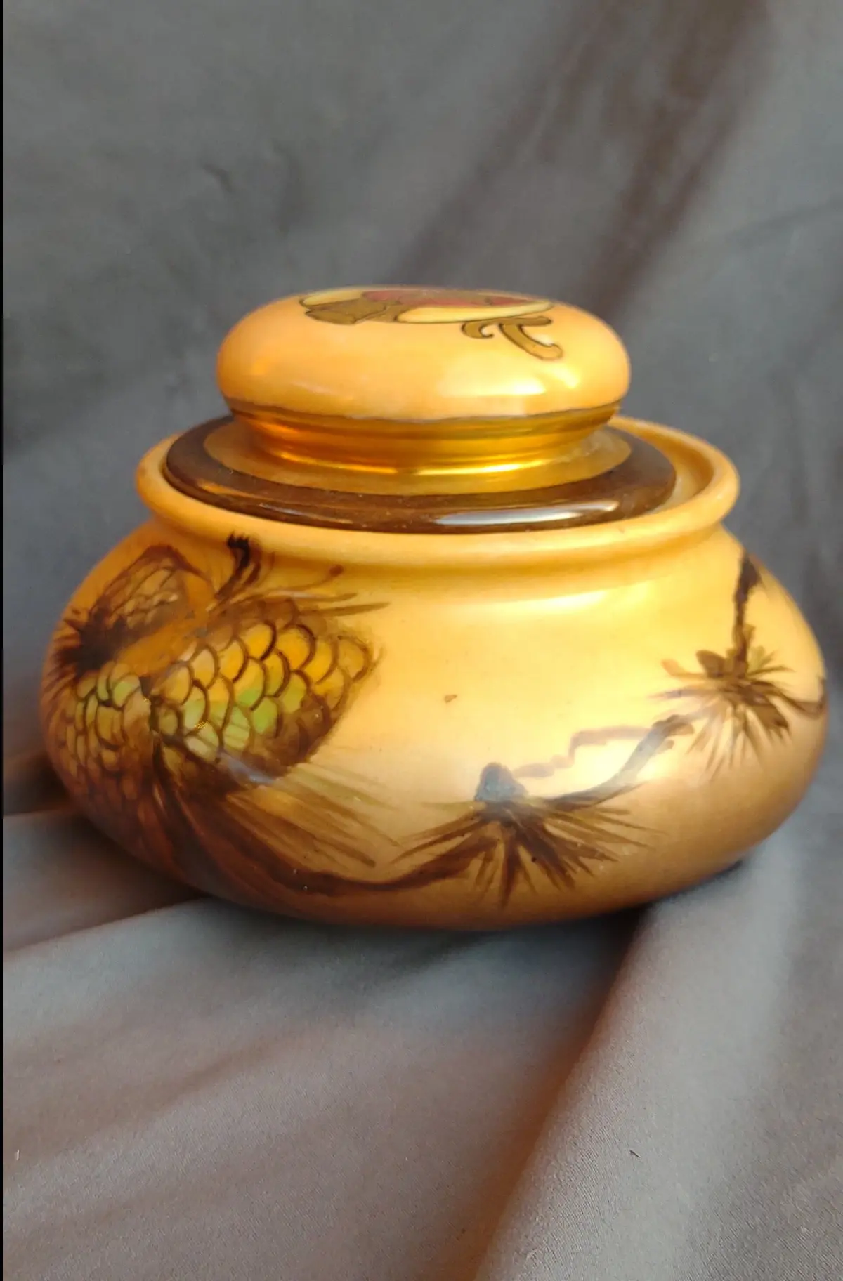 Masonc Pine Cone Painted Humador With Lid 1
