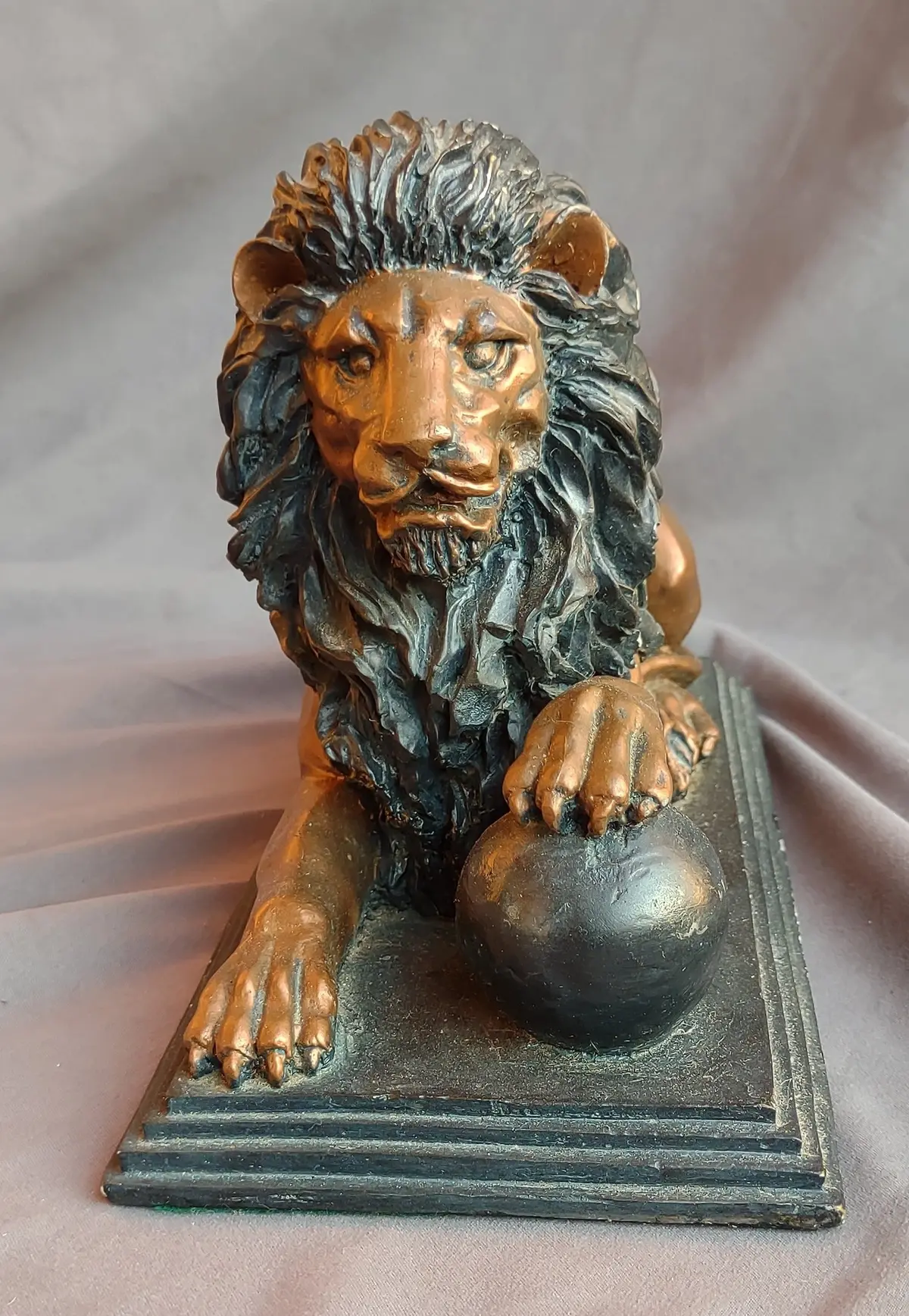 Resin Lion Figure 1