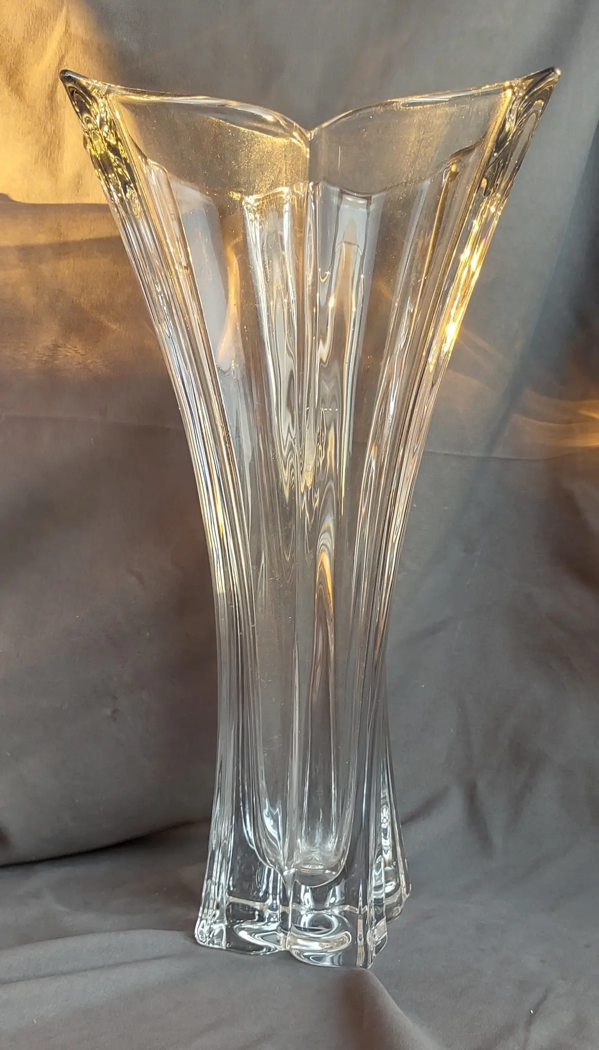 Large Clear Swirl Crystal Vase 1
