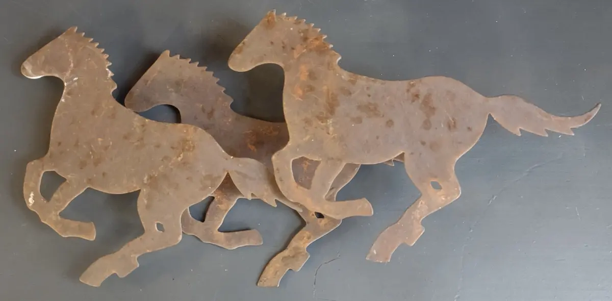 Small Iron Sculpture Of 3 Mustang Horses 1