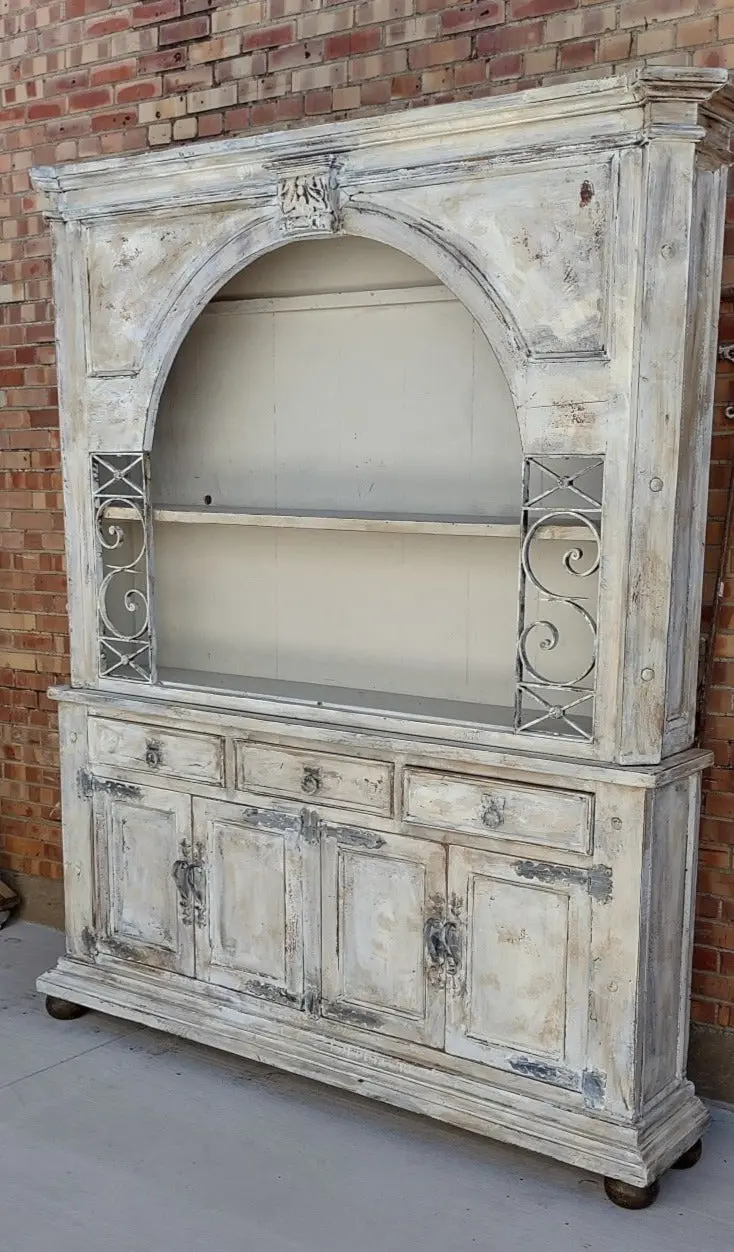 White Distress Painted Shallow Vaisselier 1