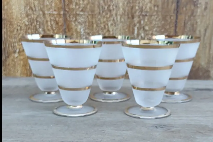 Set Of 5 Small Flared Frosted Glasses With Gilt 1