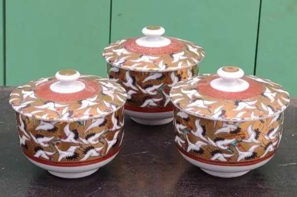 Set Of 3 Japanese Lidded Porcelain Cups 1