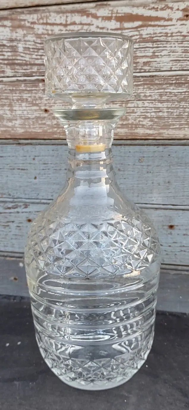 Clear Glass Decanter With Stopper 1