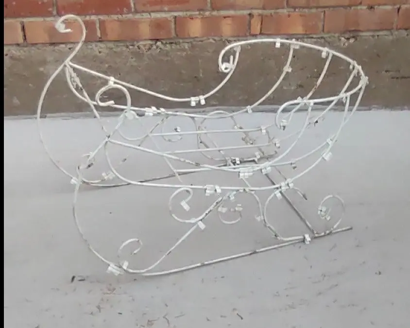 Outdoor Iron Sleigh 1