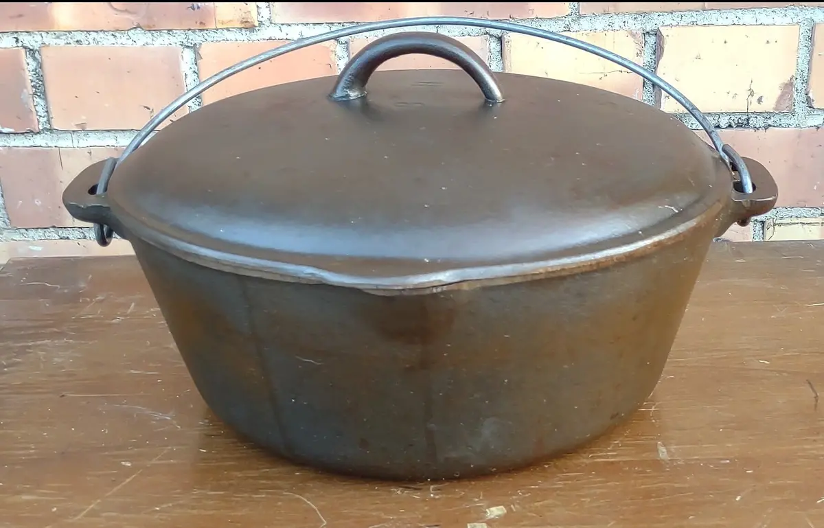 Cast Iron Kettle With Lid #8G2 1