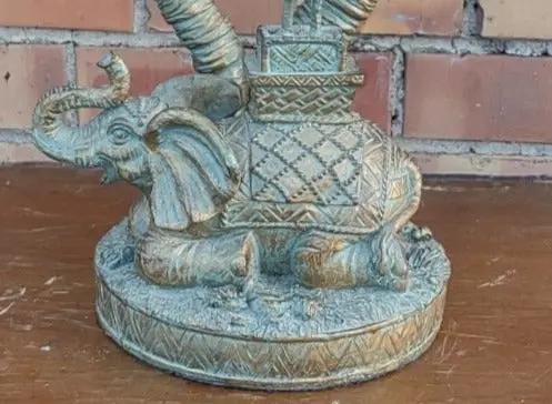 2 Light Resin Elephant Lamp-As Found 1