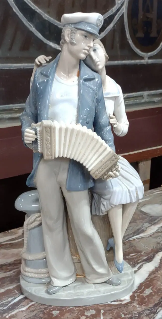 Lladro Couple With Man Playing The Accordian 1