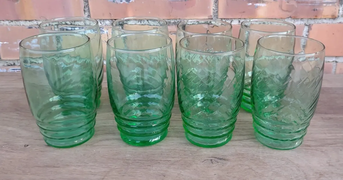 Set Of 8 Green Depression Glass Tumblers 1