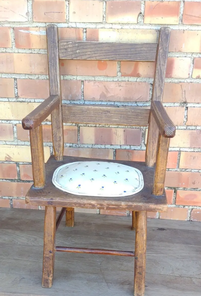 Tiny Oak Child's Chair 1