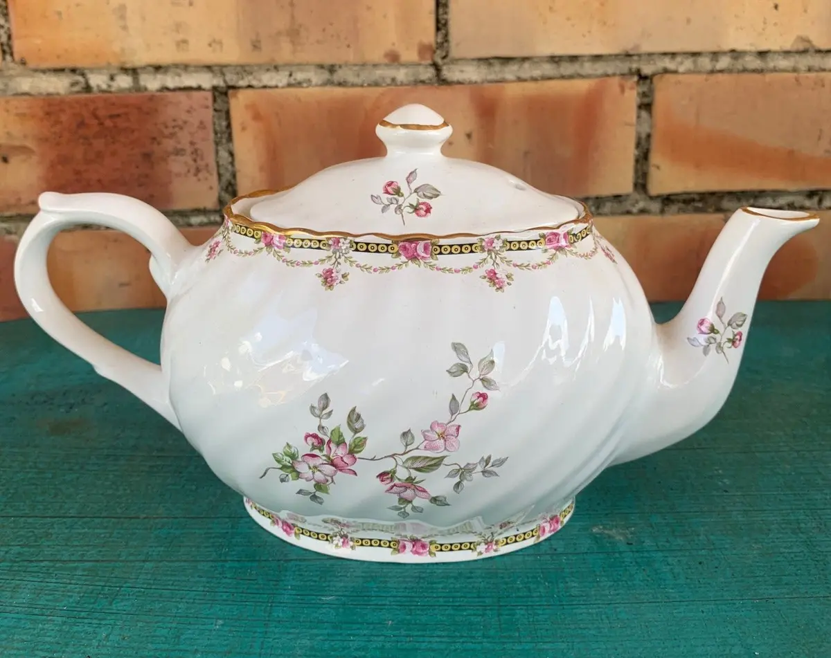 Arthur Wood Floral Tea Pot 1