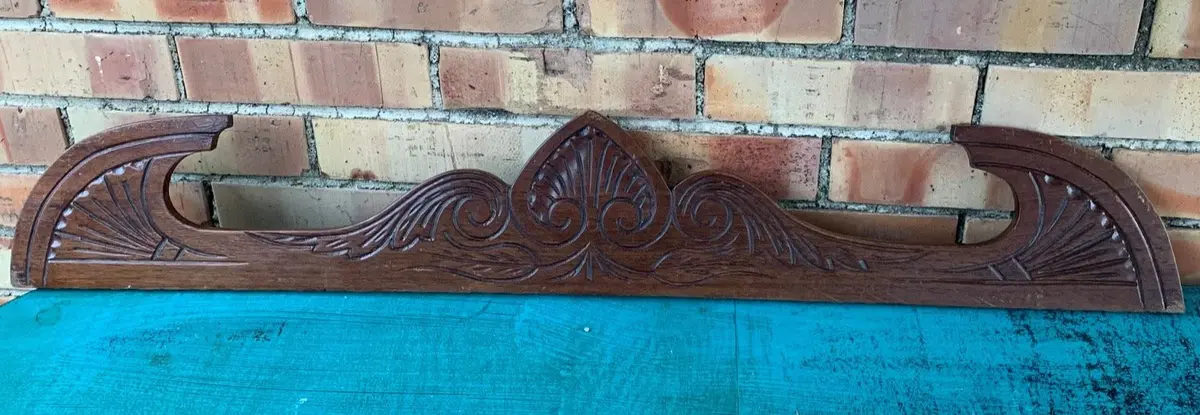 Incised Shell Carved Edwardian Pediment 1