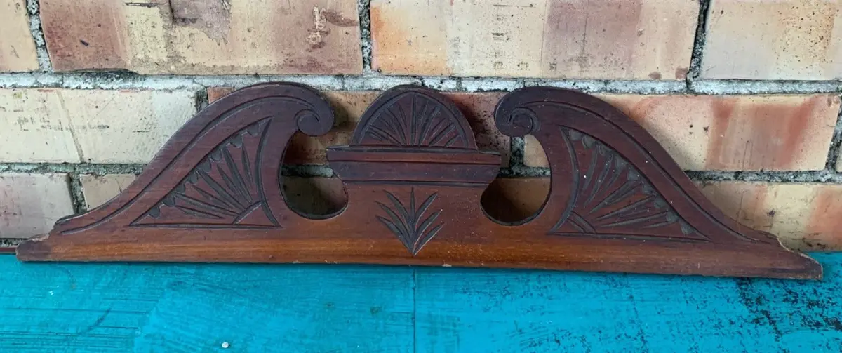 Incise Carved Shell Edwardian Broken Arched Pediment 1
