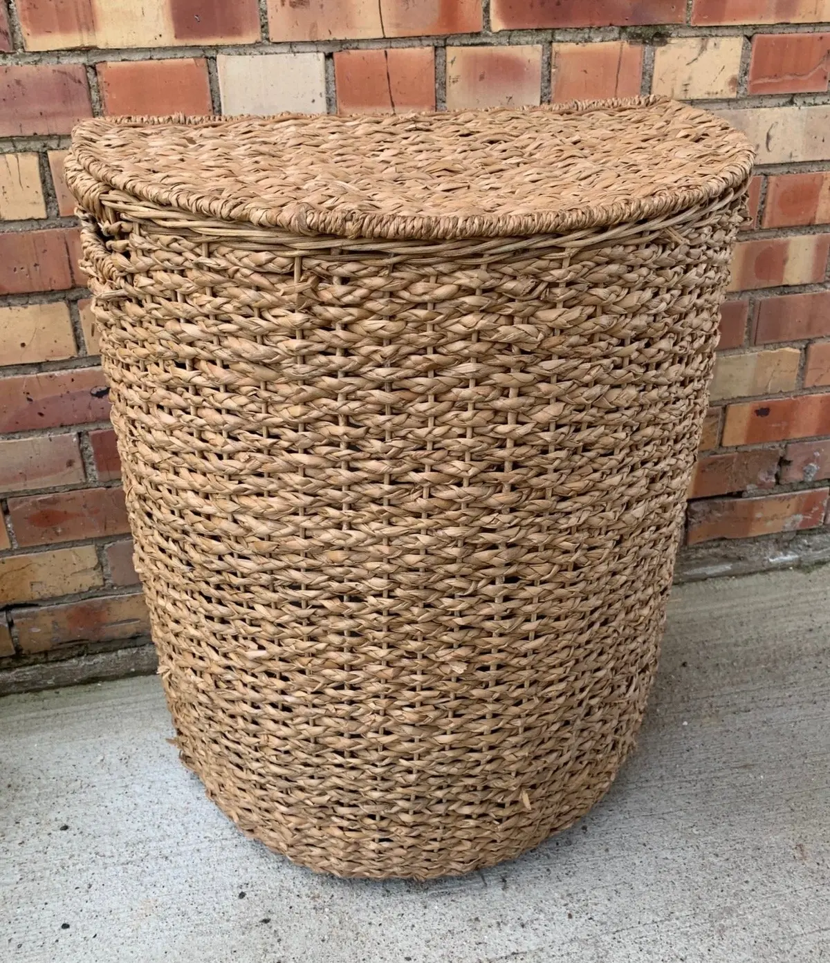 Large Wicker Hamper 1