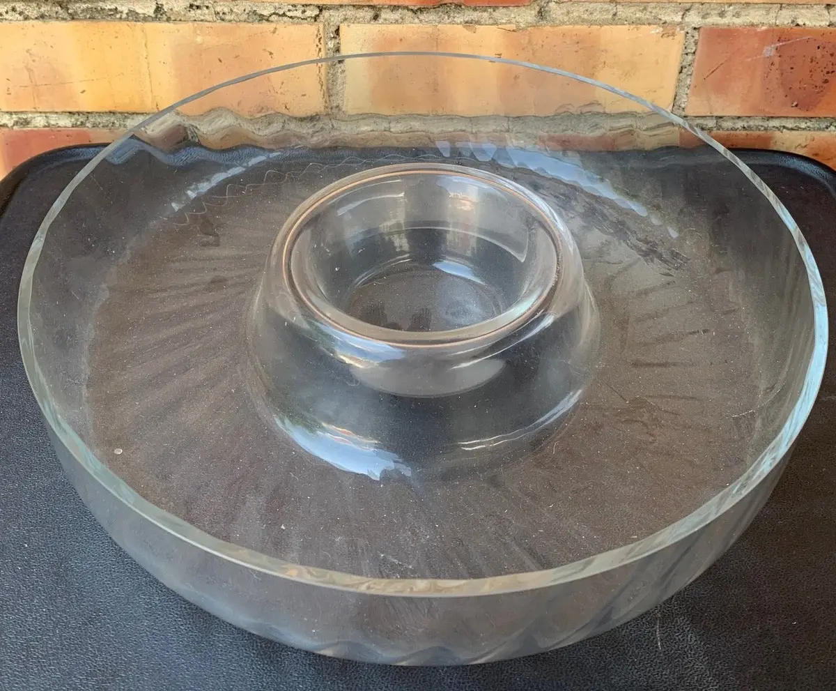 Round Glass Chips And Dip Serving Bowl 1