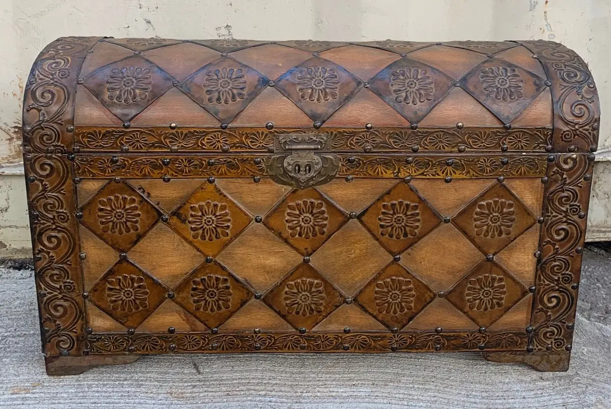 Arched Top Long Tin And Wood Embossed Box 1