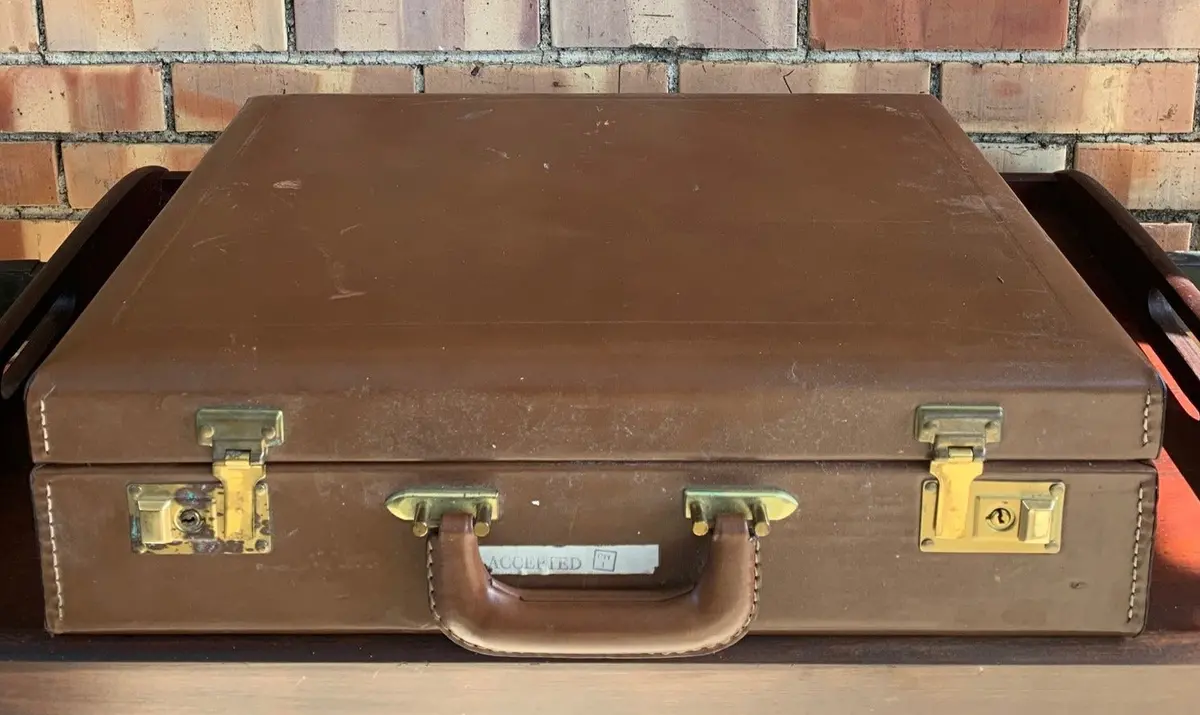 Samsonite Brief Case With Camera System 1