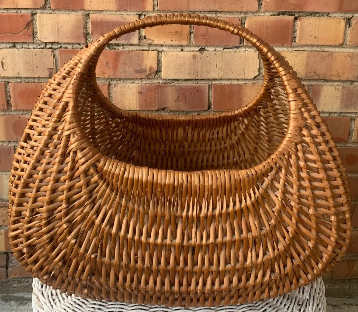 Large Curved Basket 1