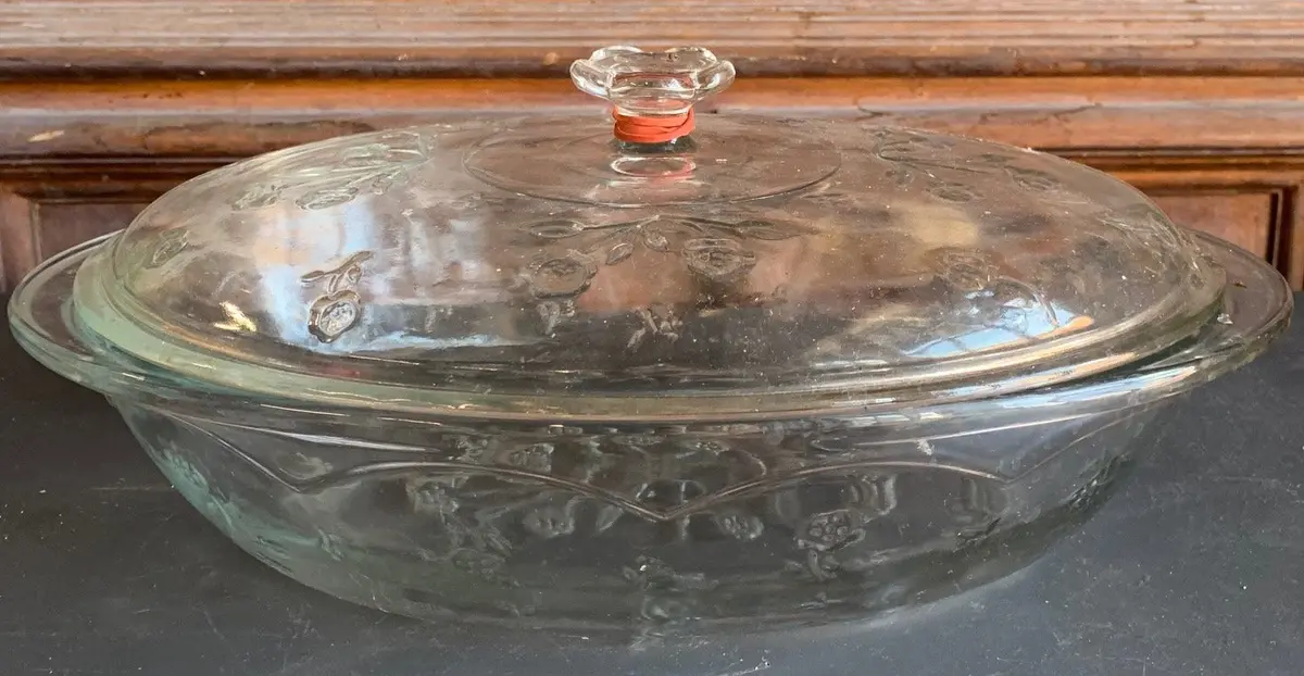Pressed Glass Large Oval Casserole Dish With Lid 1