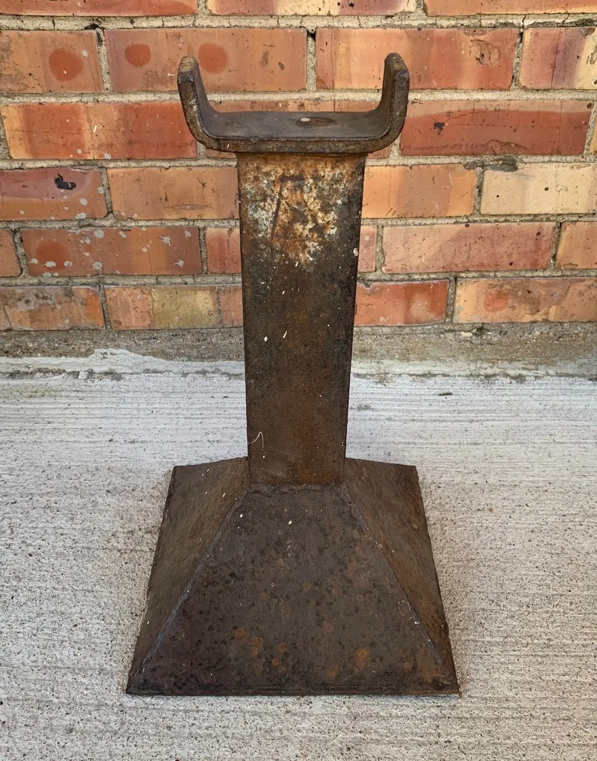 Iron Jack Support 1
