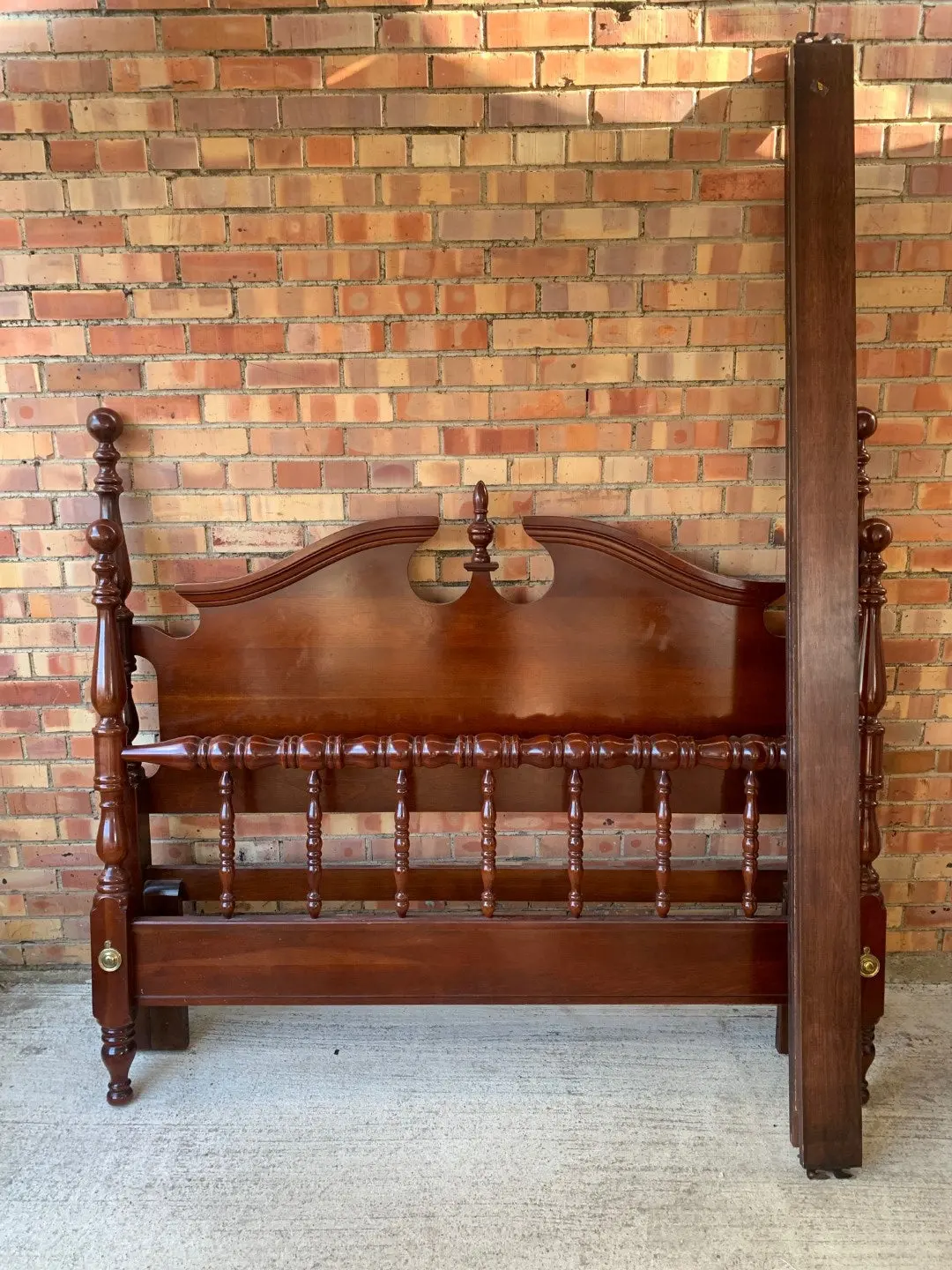Mahogany Federal Style Queen Size Bed 1