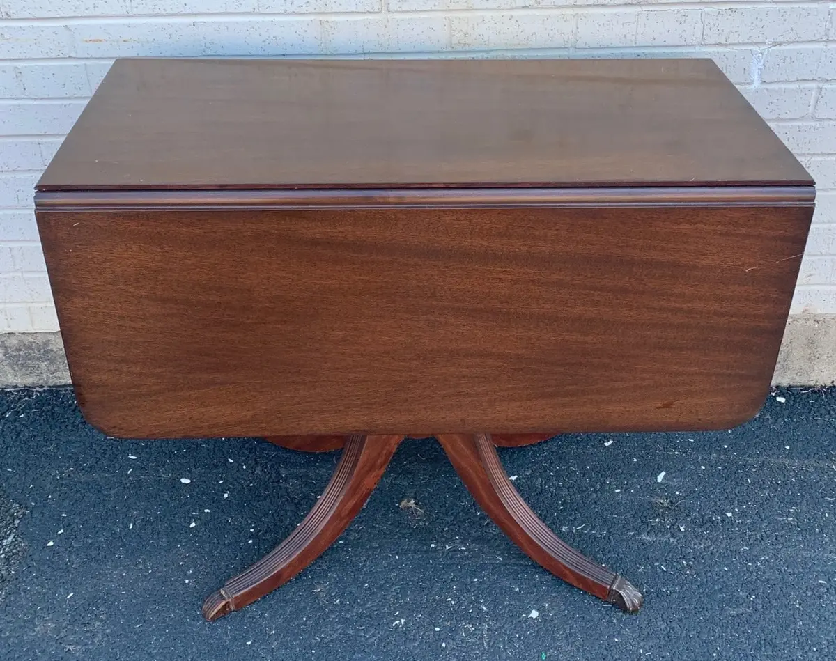 Duncan Phyfe Drop Leaf Mahogany Table 1